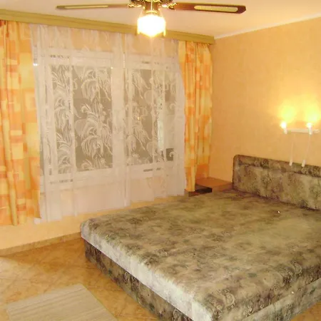 Sulak Apartmanhaz アパート *